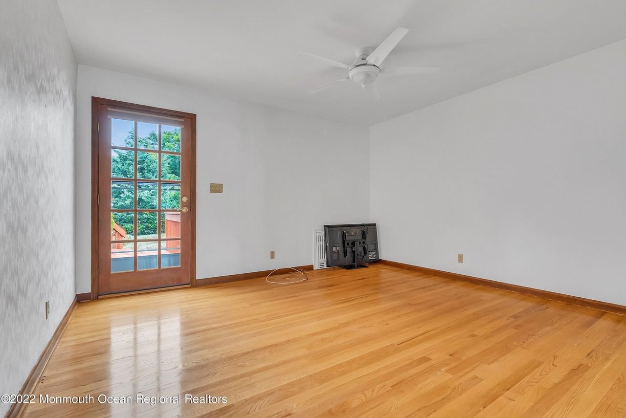 11 Elm Ave - Photo 7 of 23