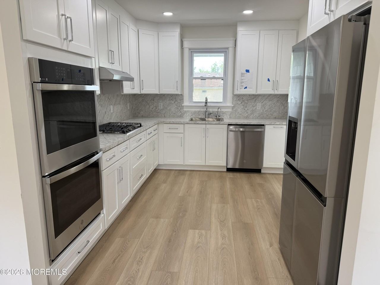 342 Wells Ave - Photo 3 of 9