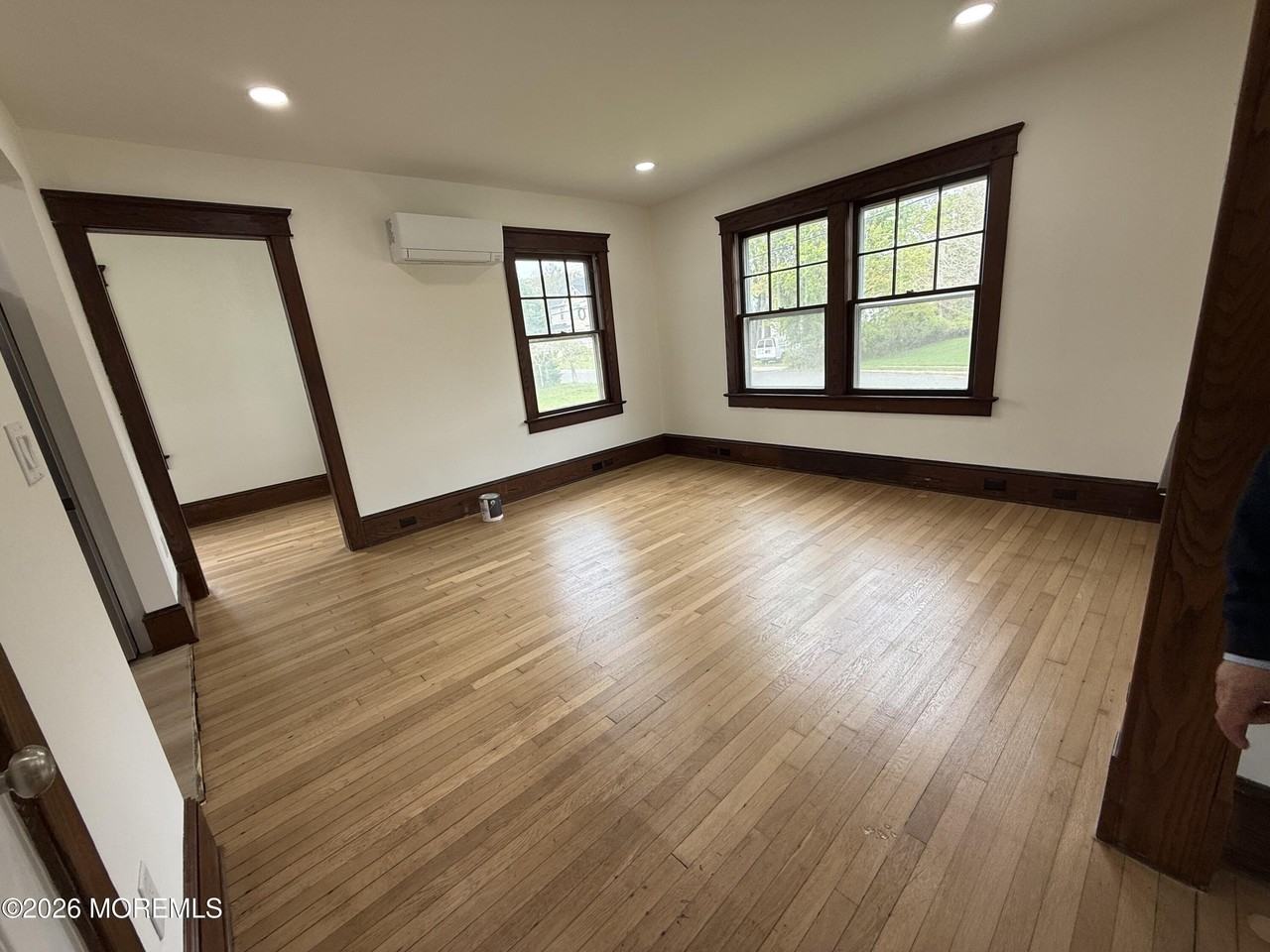 342 Wells Ave - Photo 6 of 9