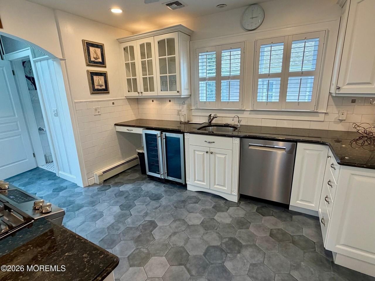 604 Evergreen Ave - Photo 5 of 18