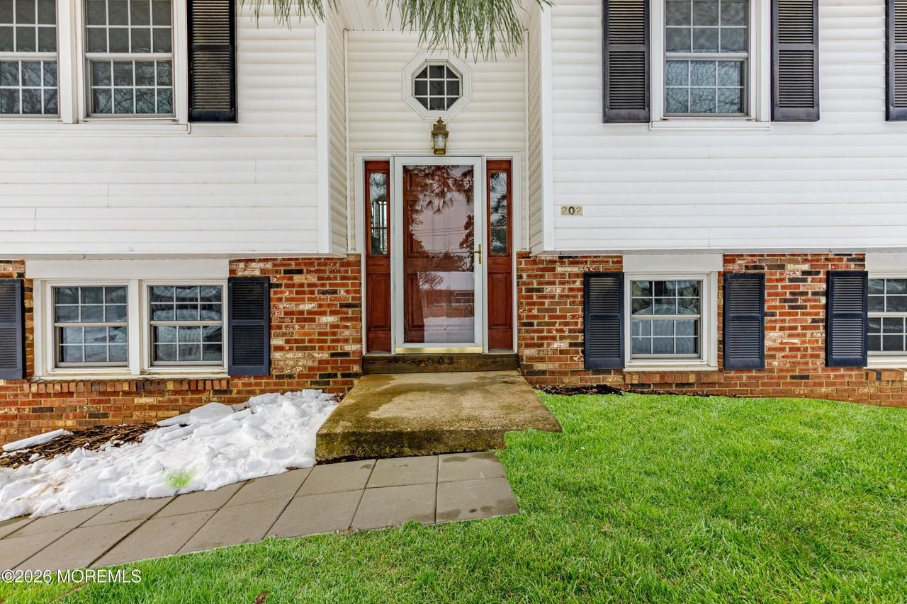 202 Manahawkin Trl - Photo 2 of 22