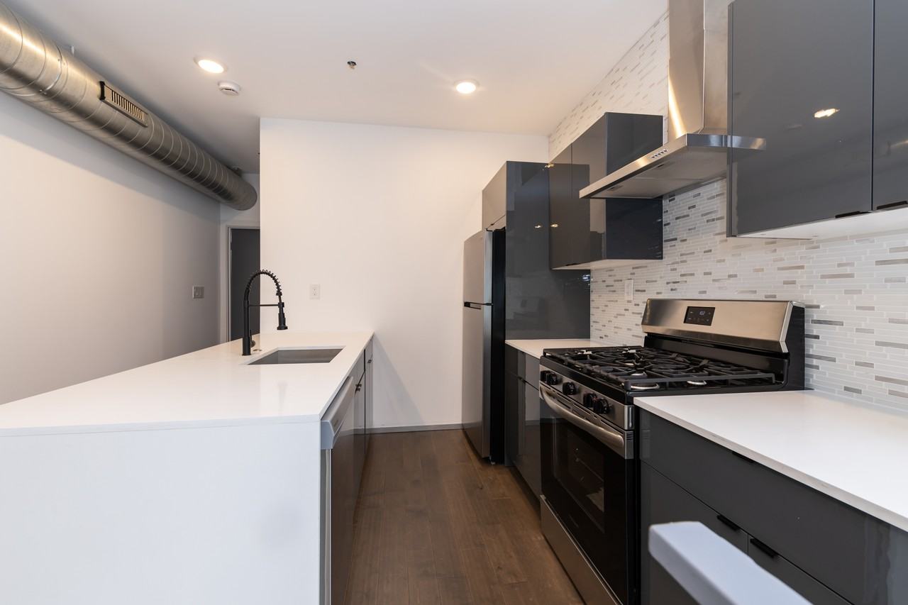 1520 N Marshall St #1 - Photo 3 of 29