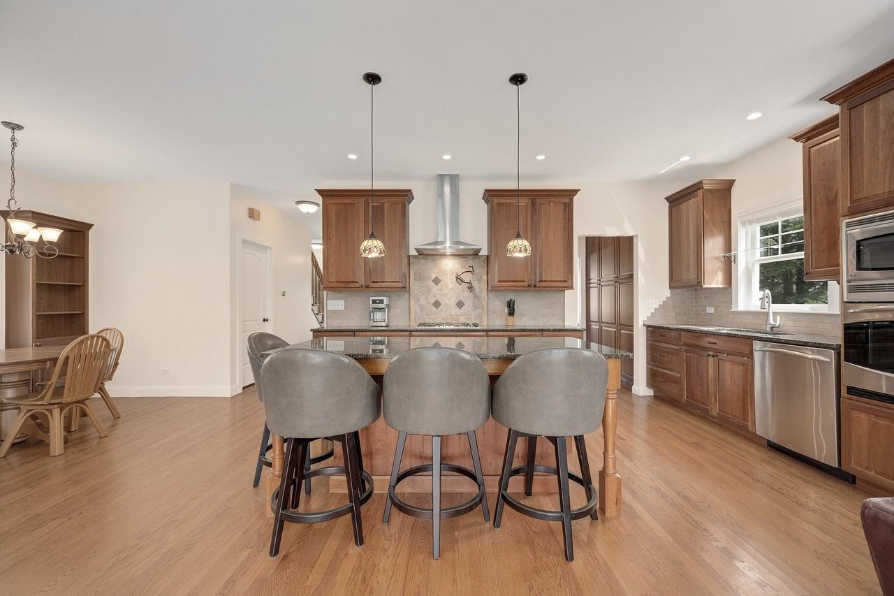 430 S Highland Ave - Photo 7 of 29