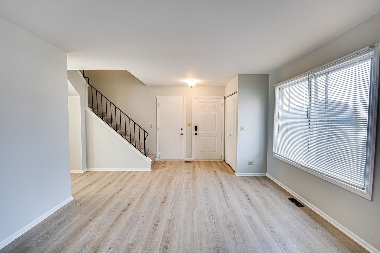 1111 Brunswick Ln - Photo 4 of 17