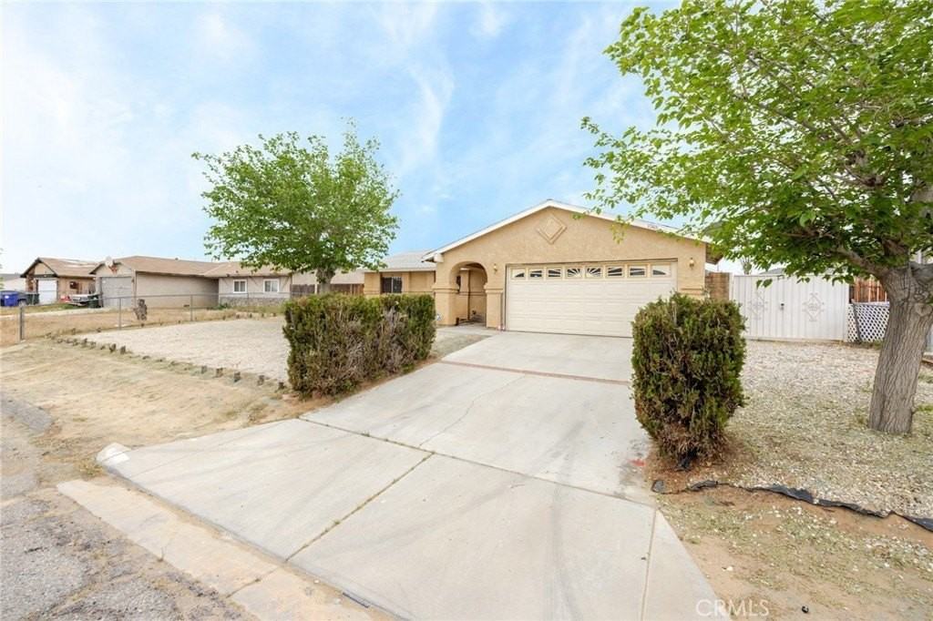 10415 Buckboard Cir - Photo 2 of 20