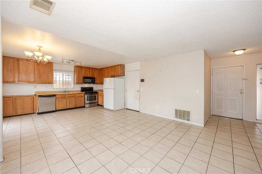 10415 Buckboard Cir - Photo 3 of 20