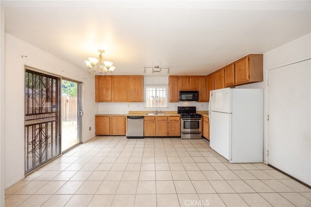 10415 Buckboard Cir - Photo 5 of 20