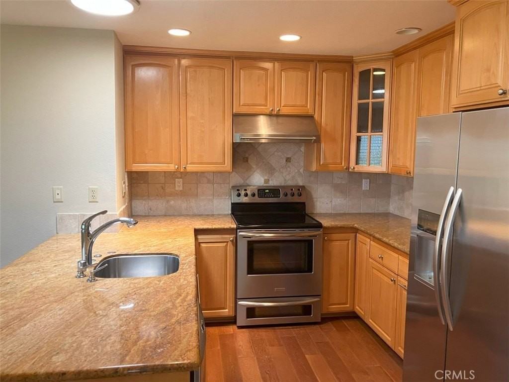 99 Hilltop Cir