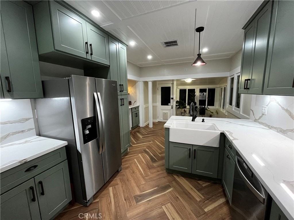 320 Garfield Ave - Photo 7 of 19