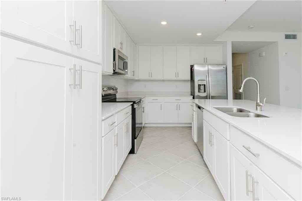18451 Copperhead Ct N #522 - Photo 3 of 38