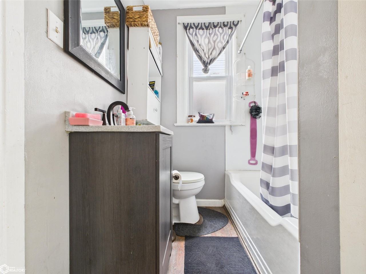 717 Franklin St - Photo 2 of 8