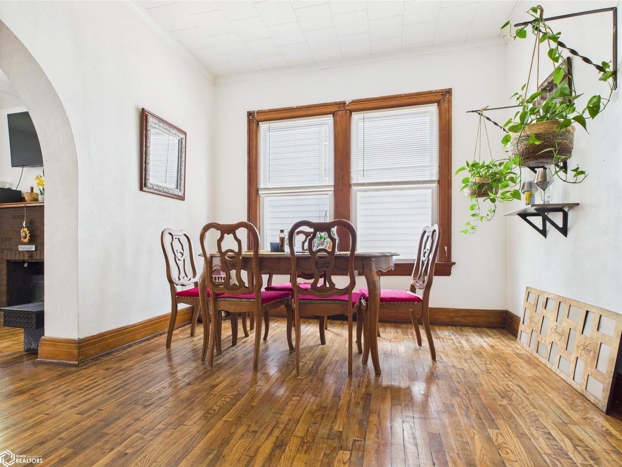 717 Franklin St - Photo 5 of 8
