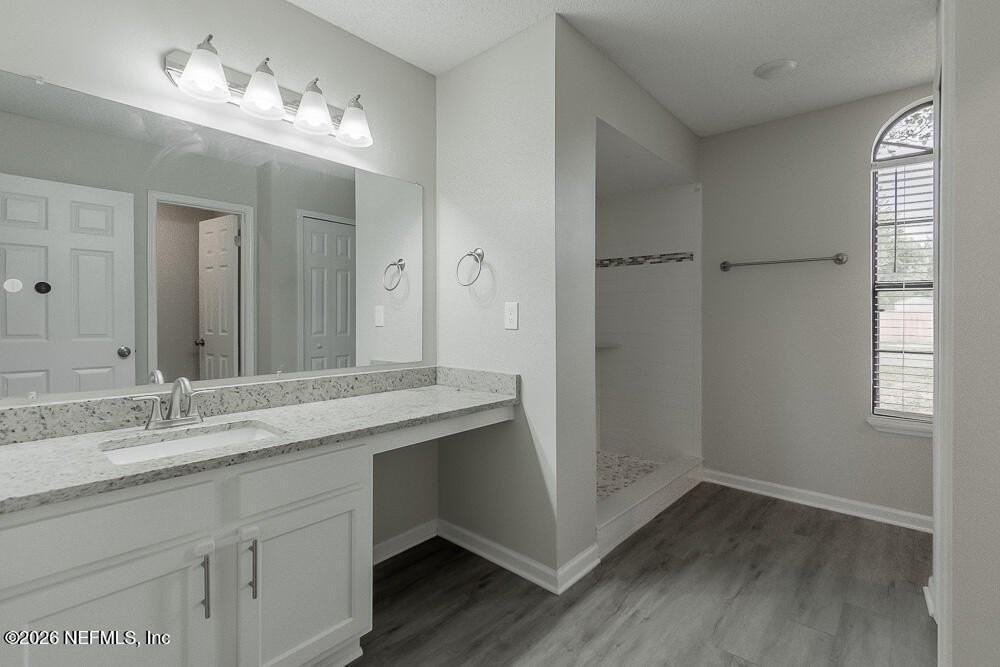 8755 Huntington Woods Cir N - Photo 7 of 36