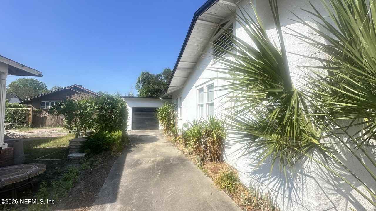 1332 Belvedere Ave - Photo 7 of 20