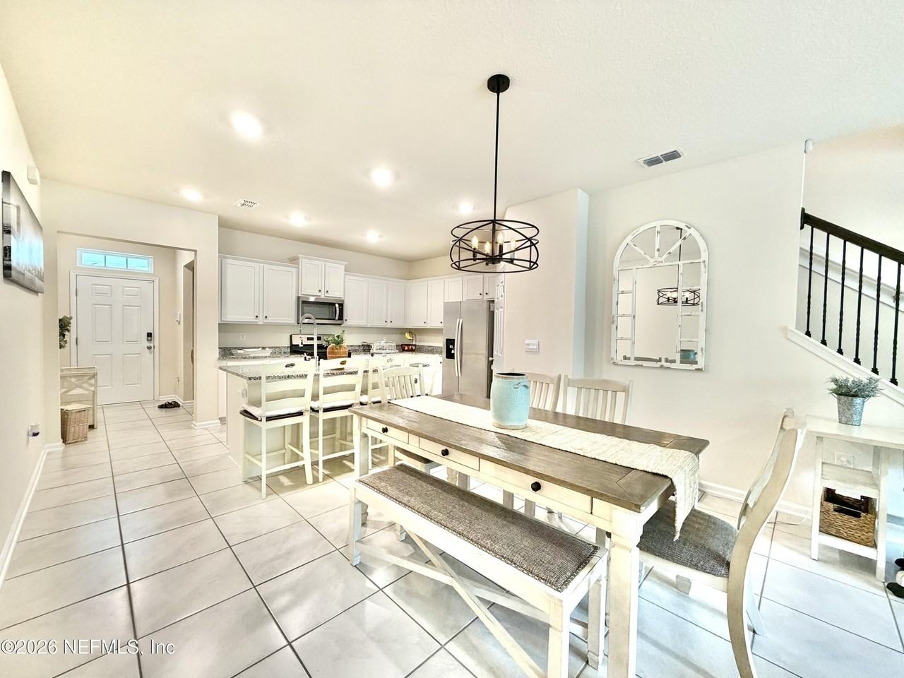 601 Coastline Way - Photo 4 of 35