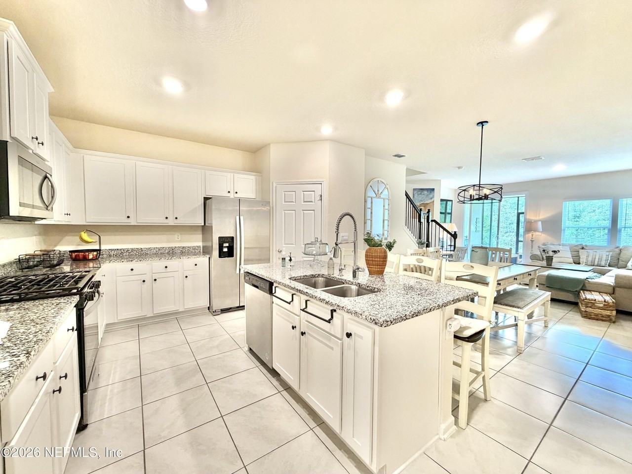 601 Coastline Way - Photo 5 of 35