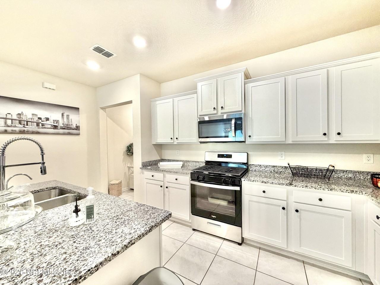 601 Coastline Way - Photo 6 of 35
