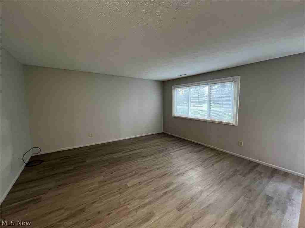 26747 Sprague Rd - Photo 7 of 10