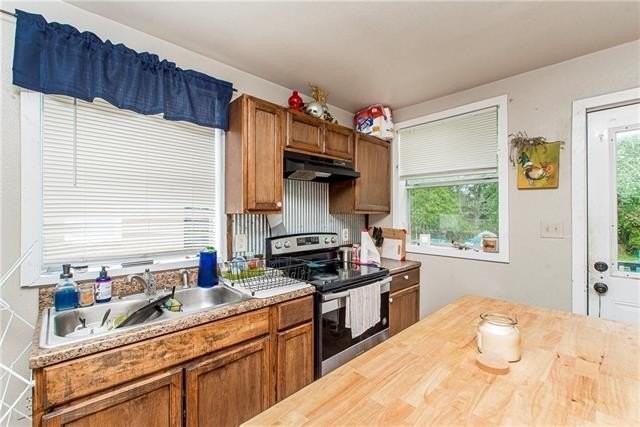 204 W Clark St - Photo 4 of 11