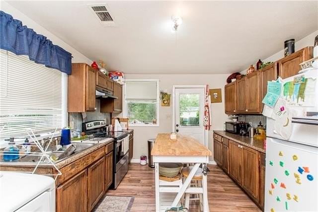 204 W Clark St - Photo 5 of 11