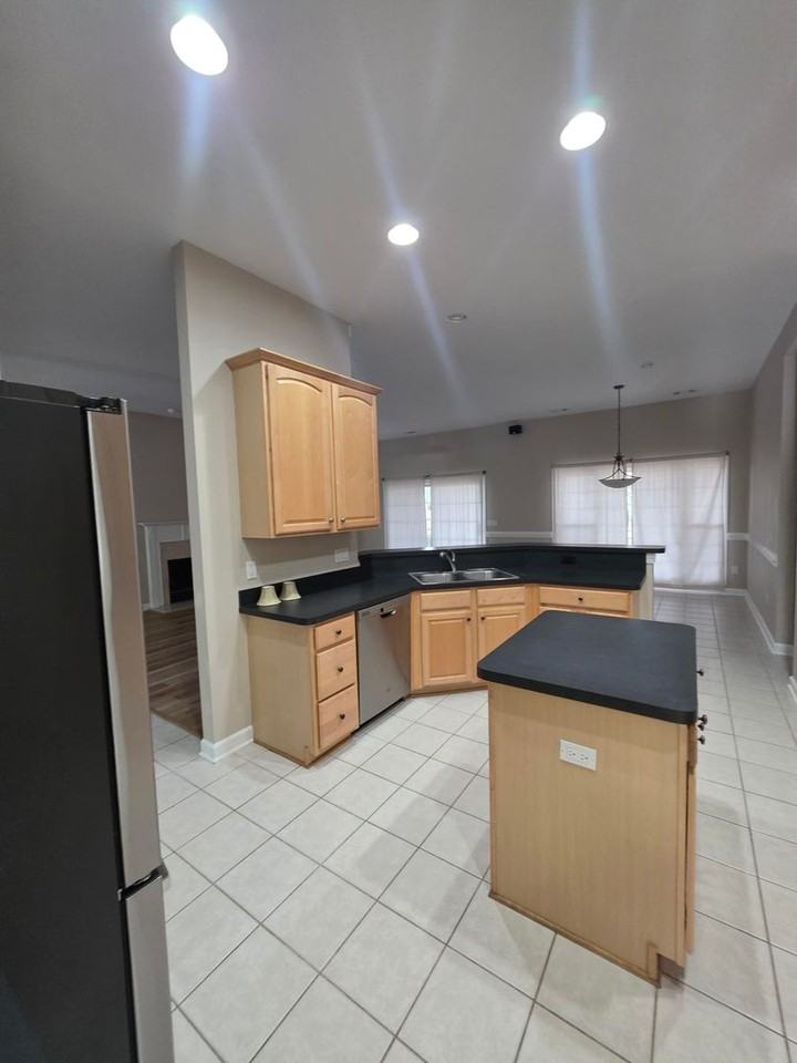 165 Oak Forest Rd - Photo 7 of 30