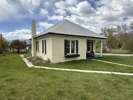 featured image of 150 E Main St #1