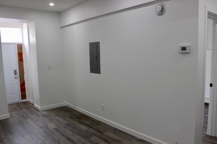 590 Main Street East #1 - Photo 5 of 17