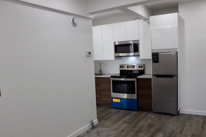590 Main Street East #1 - Photo 6 of 17