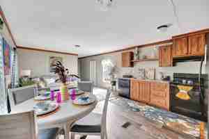 featured image of 376 W Buell Dr #32A