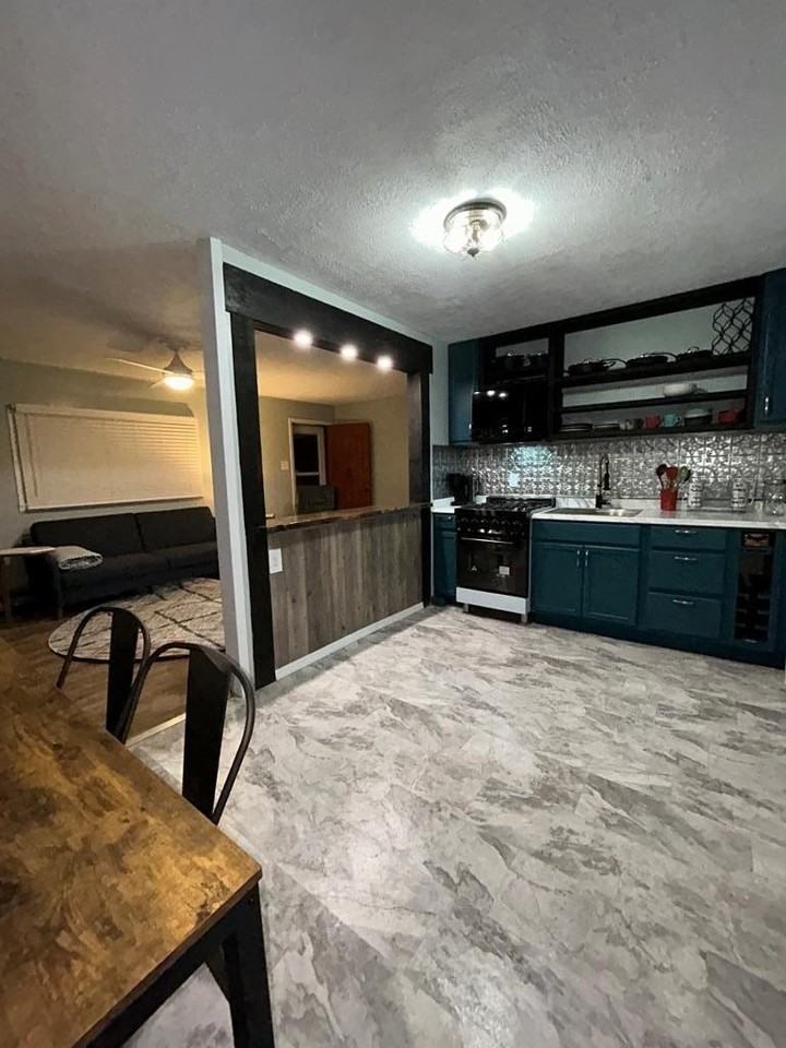 205 S 11th St - Photo 6 of 14