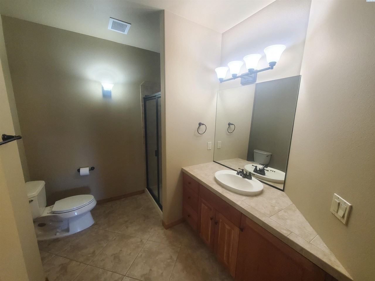 434 Bradley Blvd - Photo 3 of 20