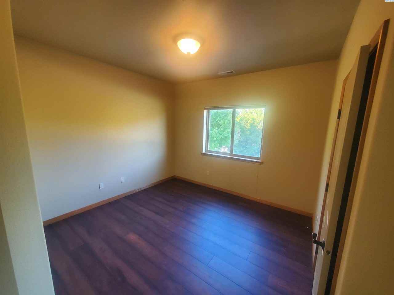 434 Bradley Blvd - Photo 4 of 20