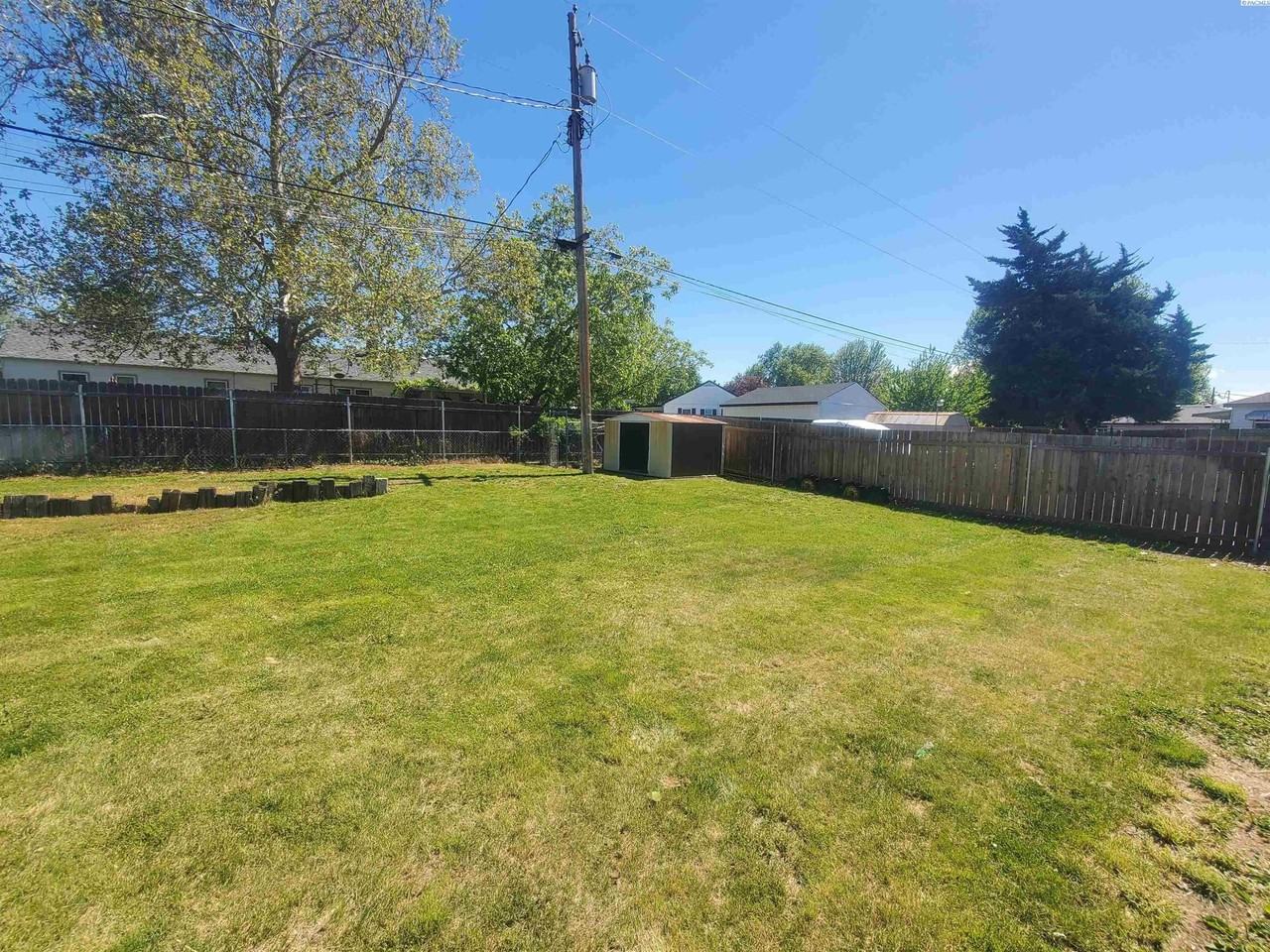 326 Douglass Ave - Photo 5 of 19