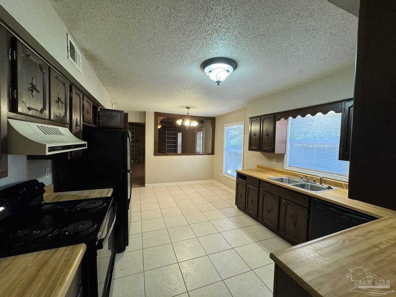 1017 Great Oaks Dr - Photo 7 of 23