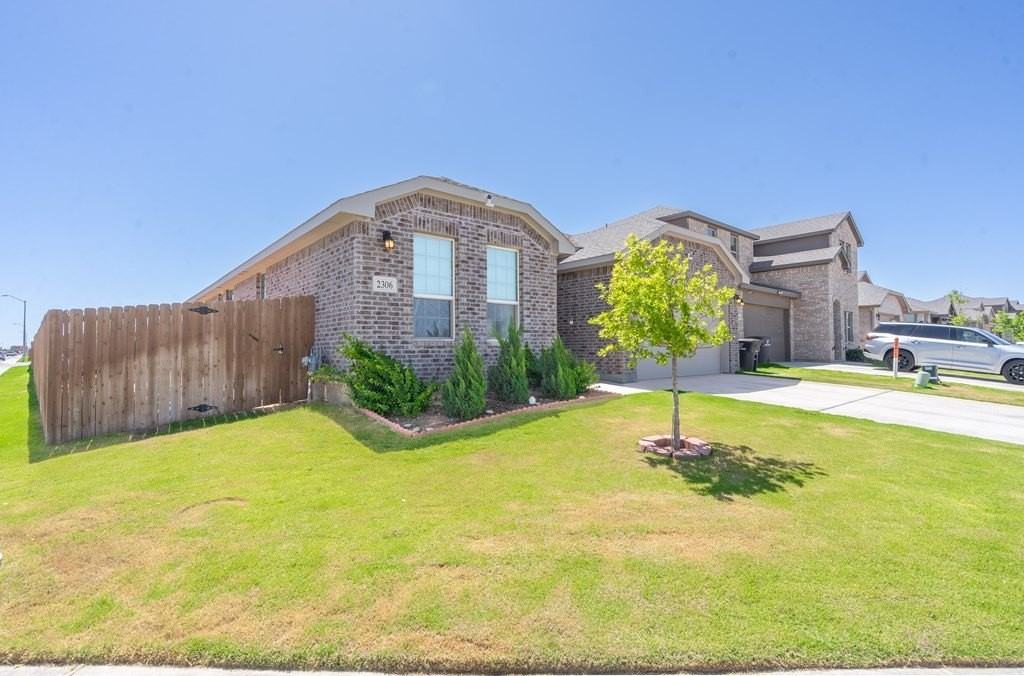 2306 Fortune Dr - Photo 4 of 35