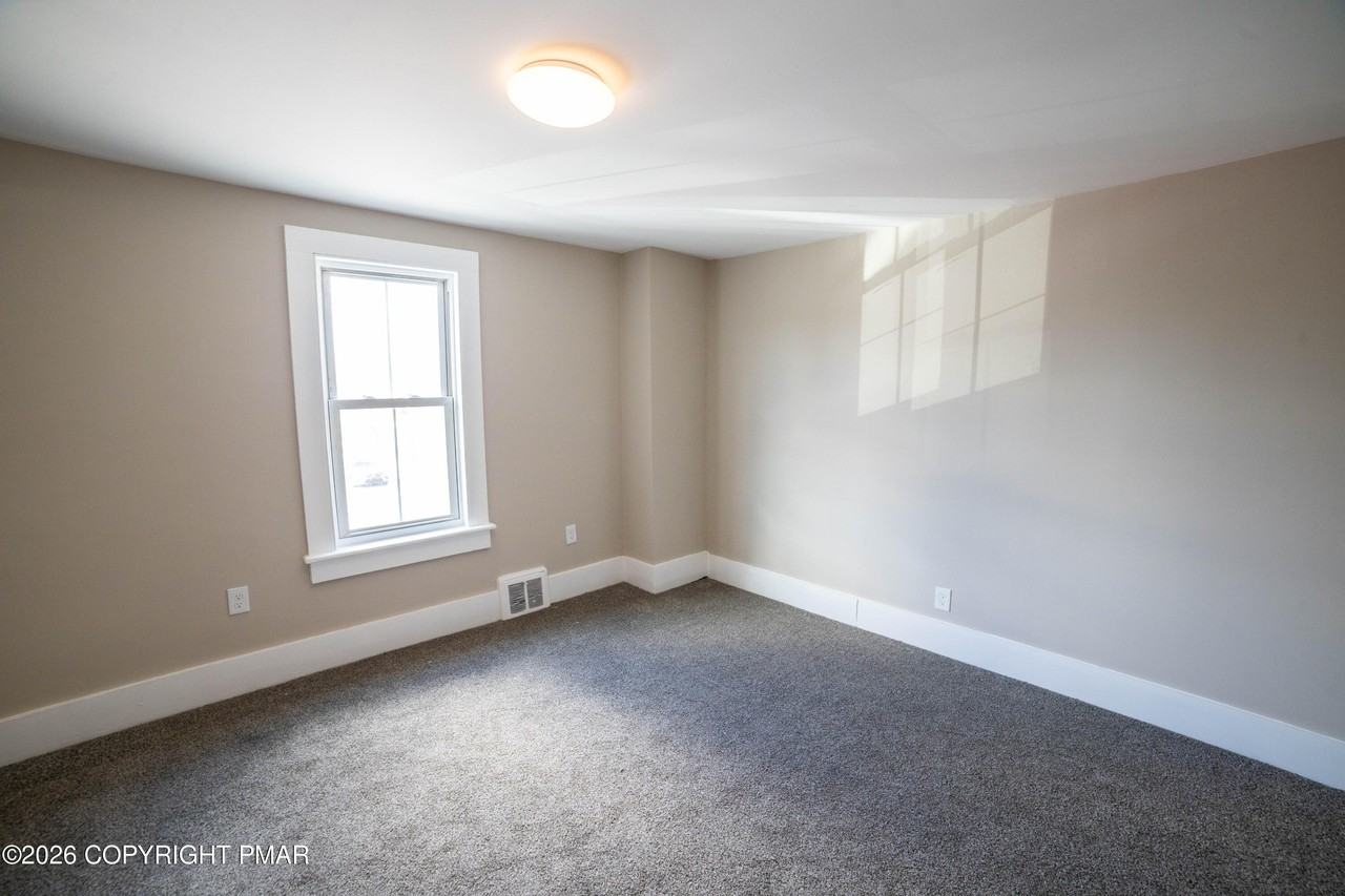 811 Monroe St #1 - Photo 5 of 23