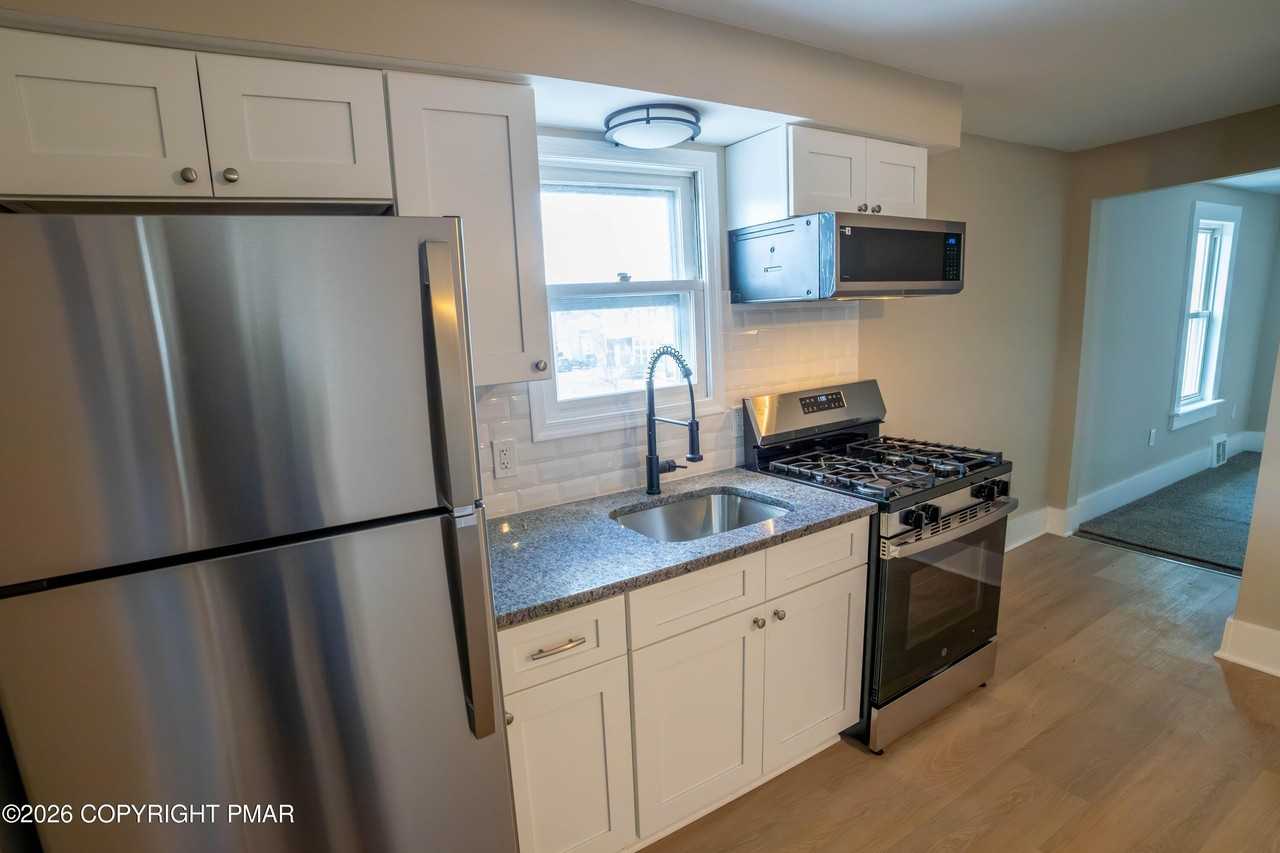 811 Monroe St #1 - Photo 7 of 23