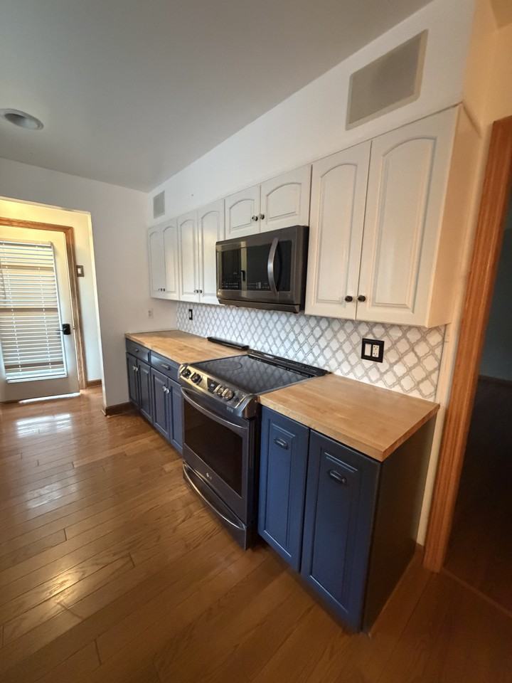 335 N 8th St #1 - Photo 3 of 35