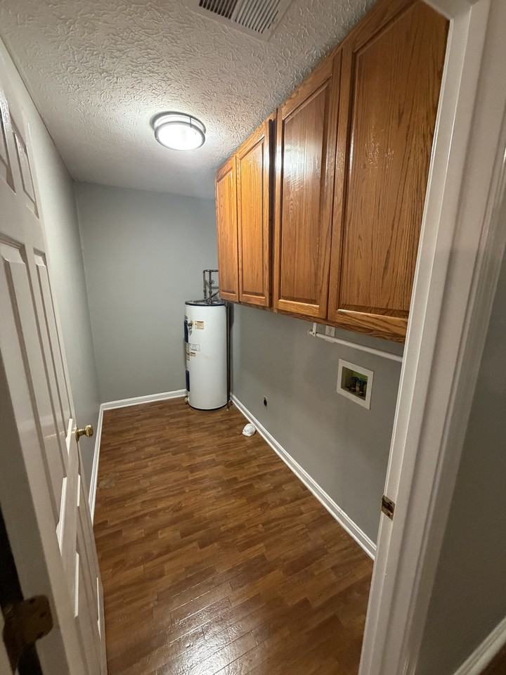127 Springhill Dr #1 - Photo 2 of 10