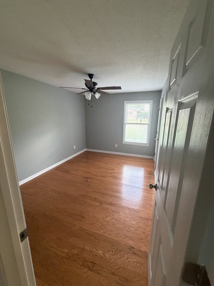 127 Springhill Dr #1 - Photo 4 of 10