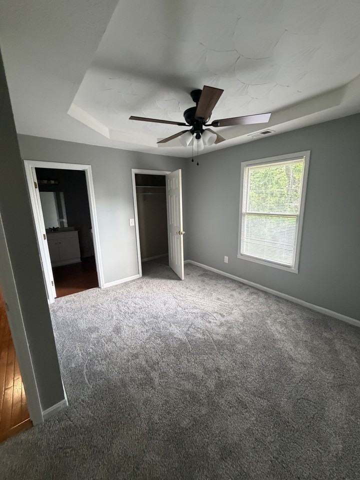 127 Springhill Dr #1 - Photo 5 of 10