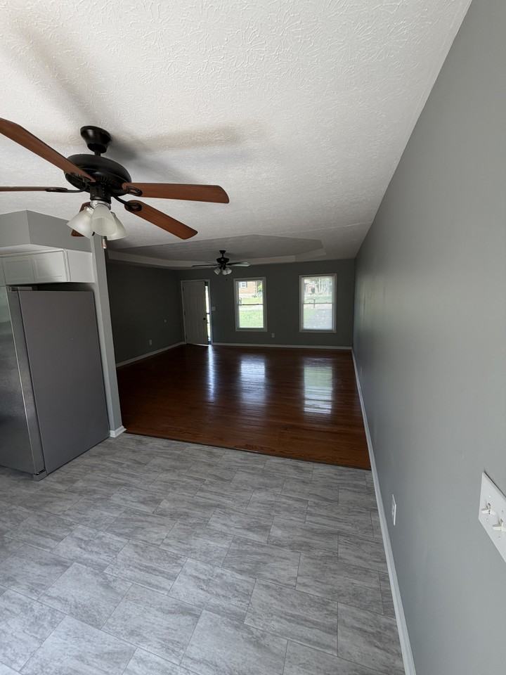 127 Springhill Dr #1 - Photo 6 of 10