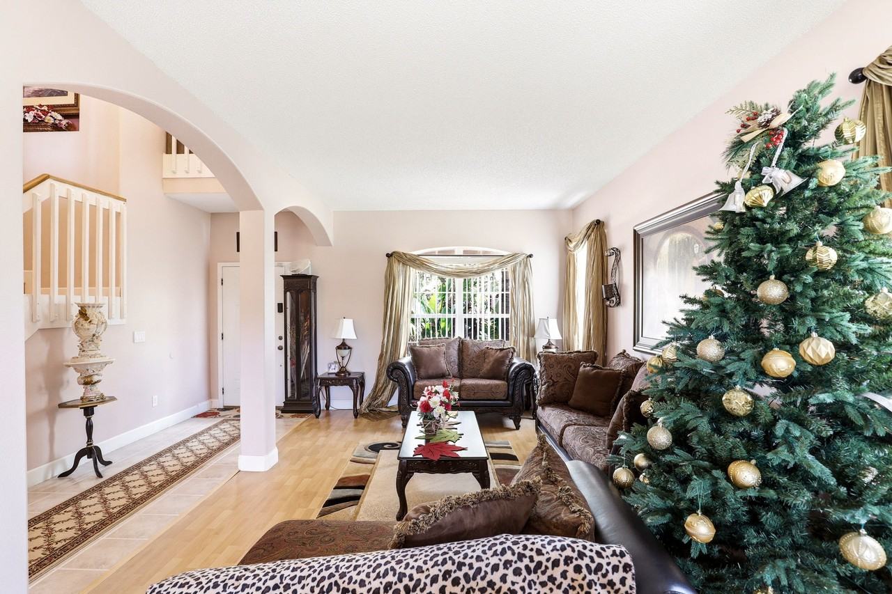 824 Lake Biscayne Way #1 - Photo 5 of 20