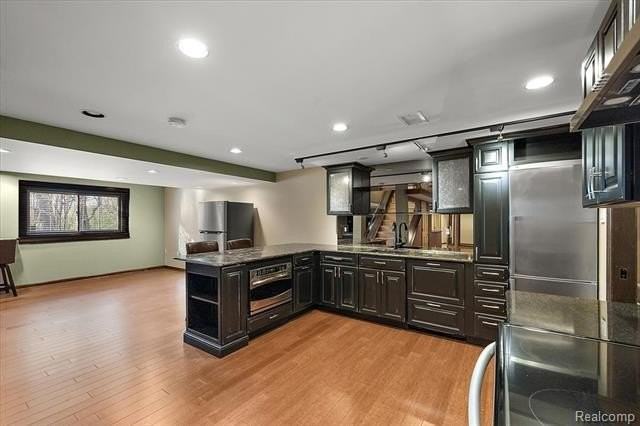 43054 Oxford Ct - Photo 6 of 31
