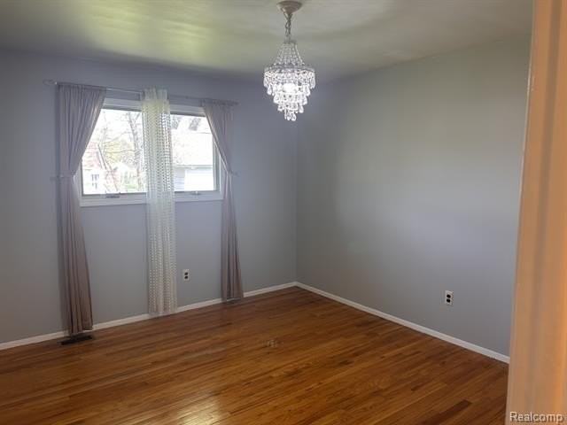 2219 Belmont Dr - Photo 4 of 33