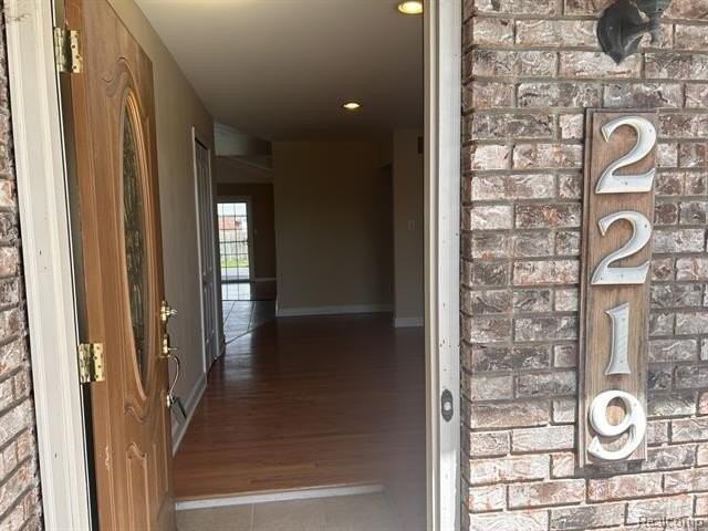 2219 Belmont Dr - Photo 4 of 32