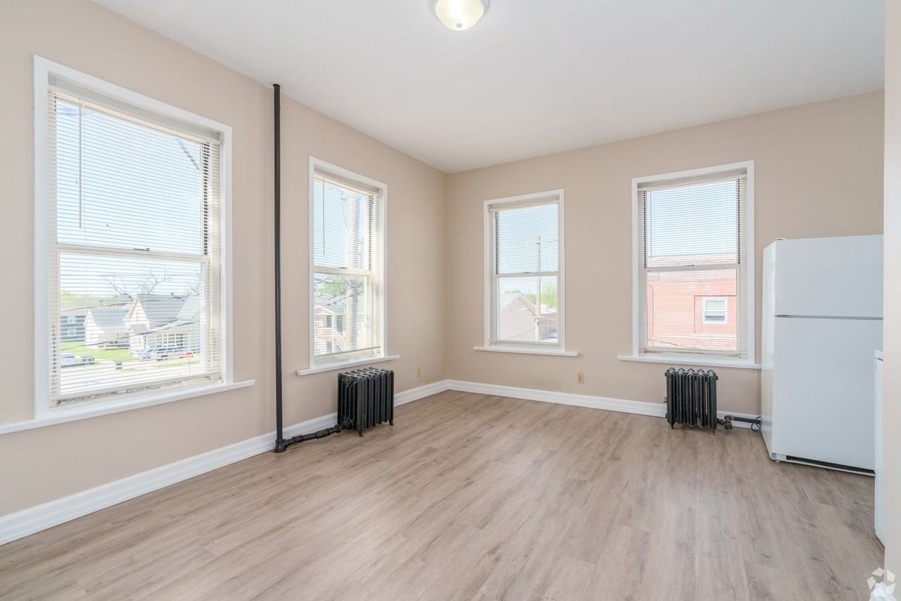 Karlton Apartments - Photo 2 of 12