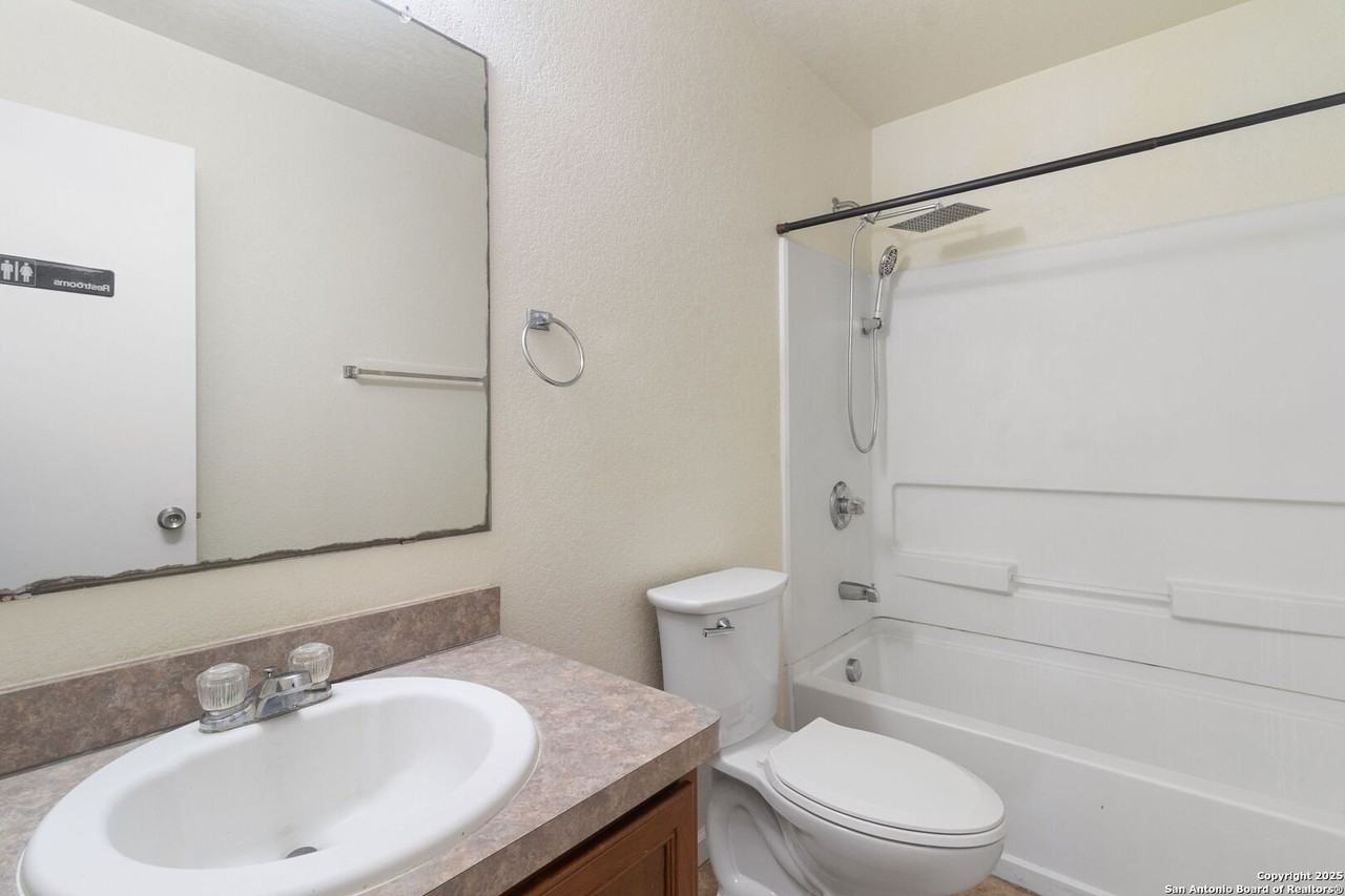 203 Shadbush St - Photo 7 of 19