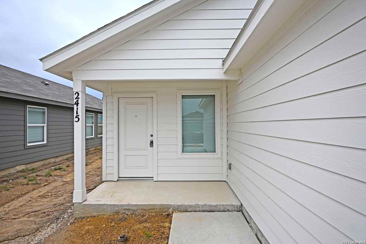 2415 Shady Grv - Photo 2 of 23