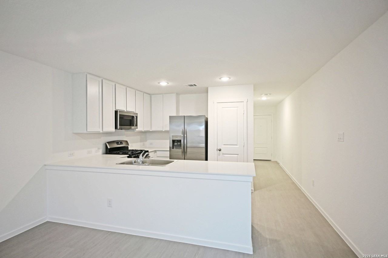 2415 Shady Grv - Photo 5 of 23